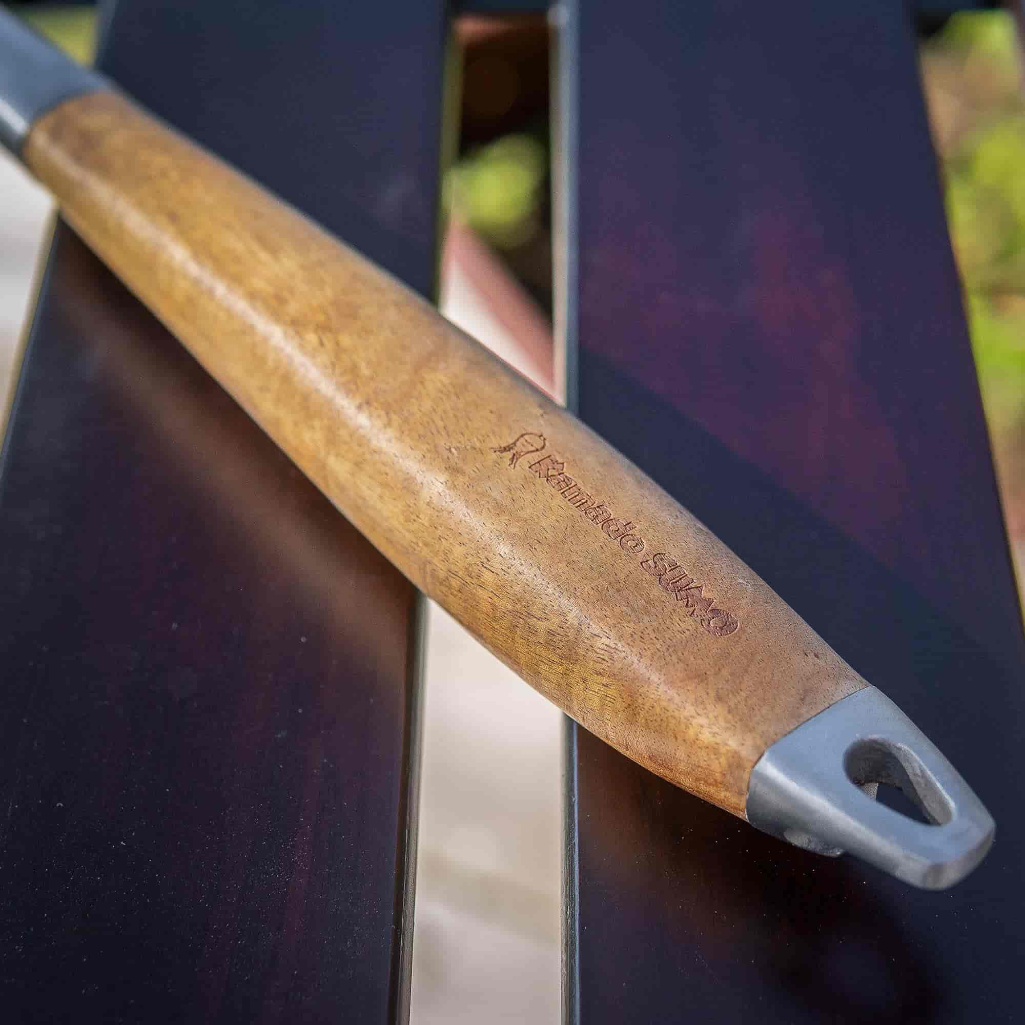 Kamado Sumo, Grillspade Acacia trä