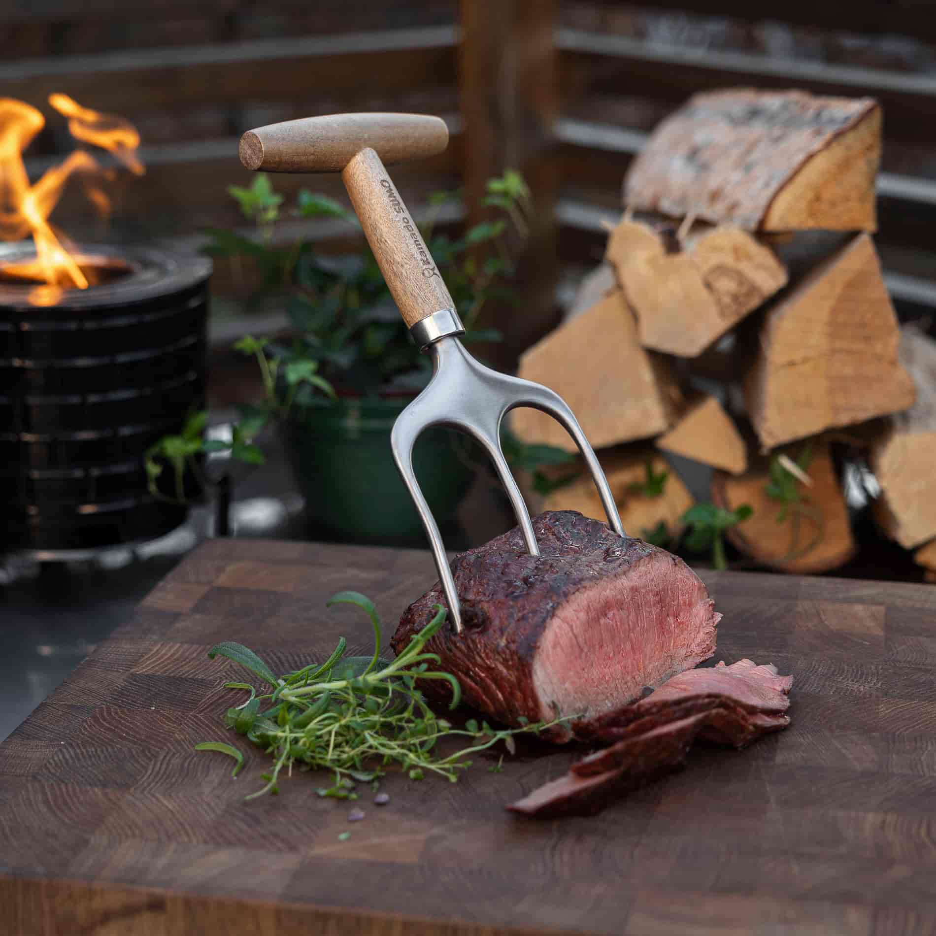 Kamado Sumo, Köttgaffel