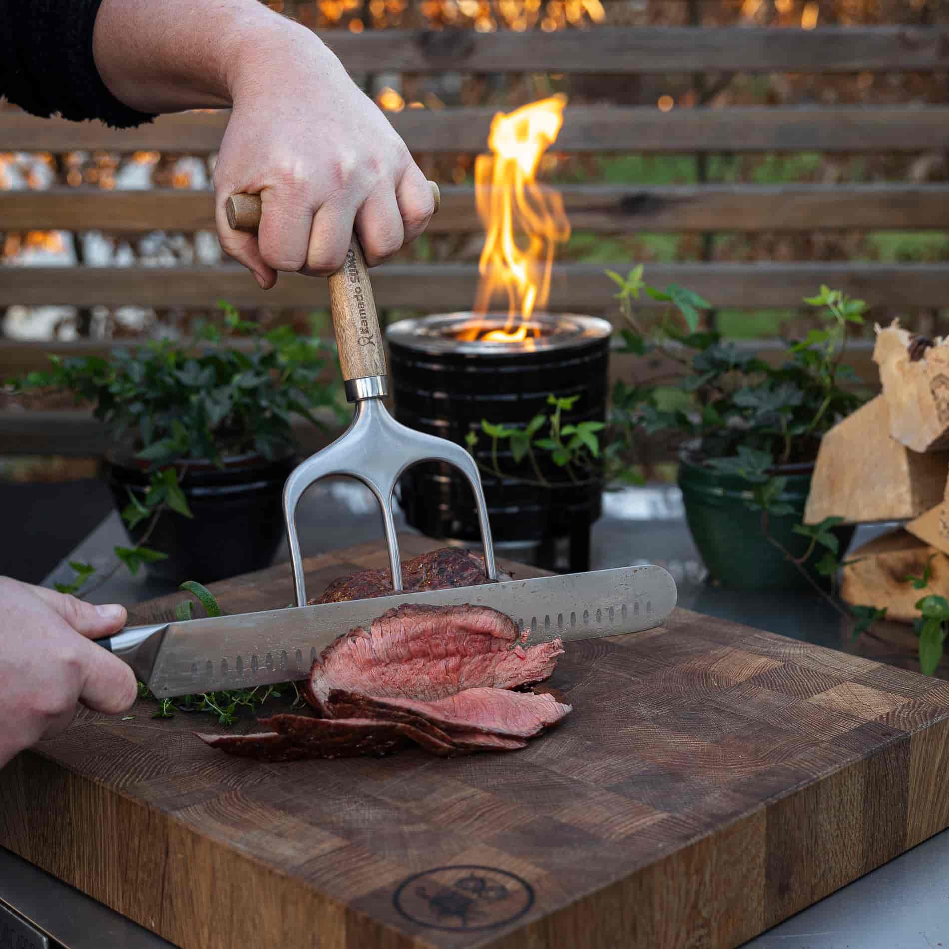 Kamado Sumo, Köttgaffel