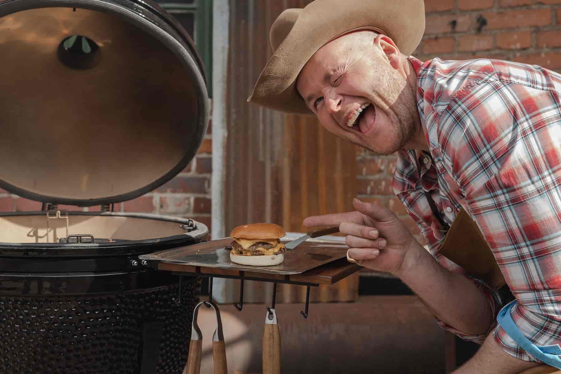 Kamado Sumo, Cast Iron Burger Press