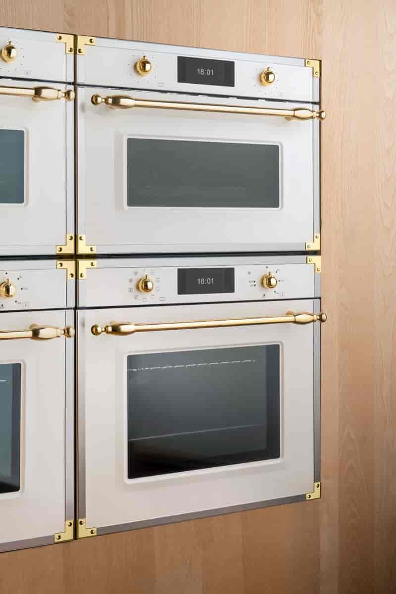 Bertazzoni Ångugn med pyrolys samt TFT-skärm, Avorio/guld, Heritage-series