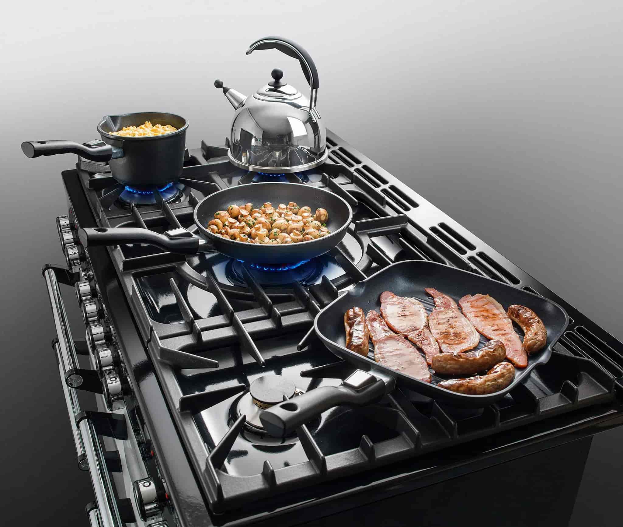 AGA Masterchef Deluxe Gasspis 90 cm, 3 ugnar, 5 brännare, ljusgrå