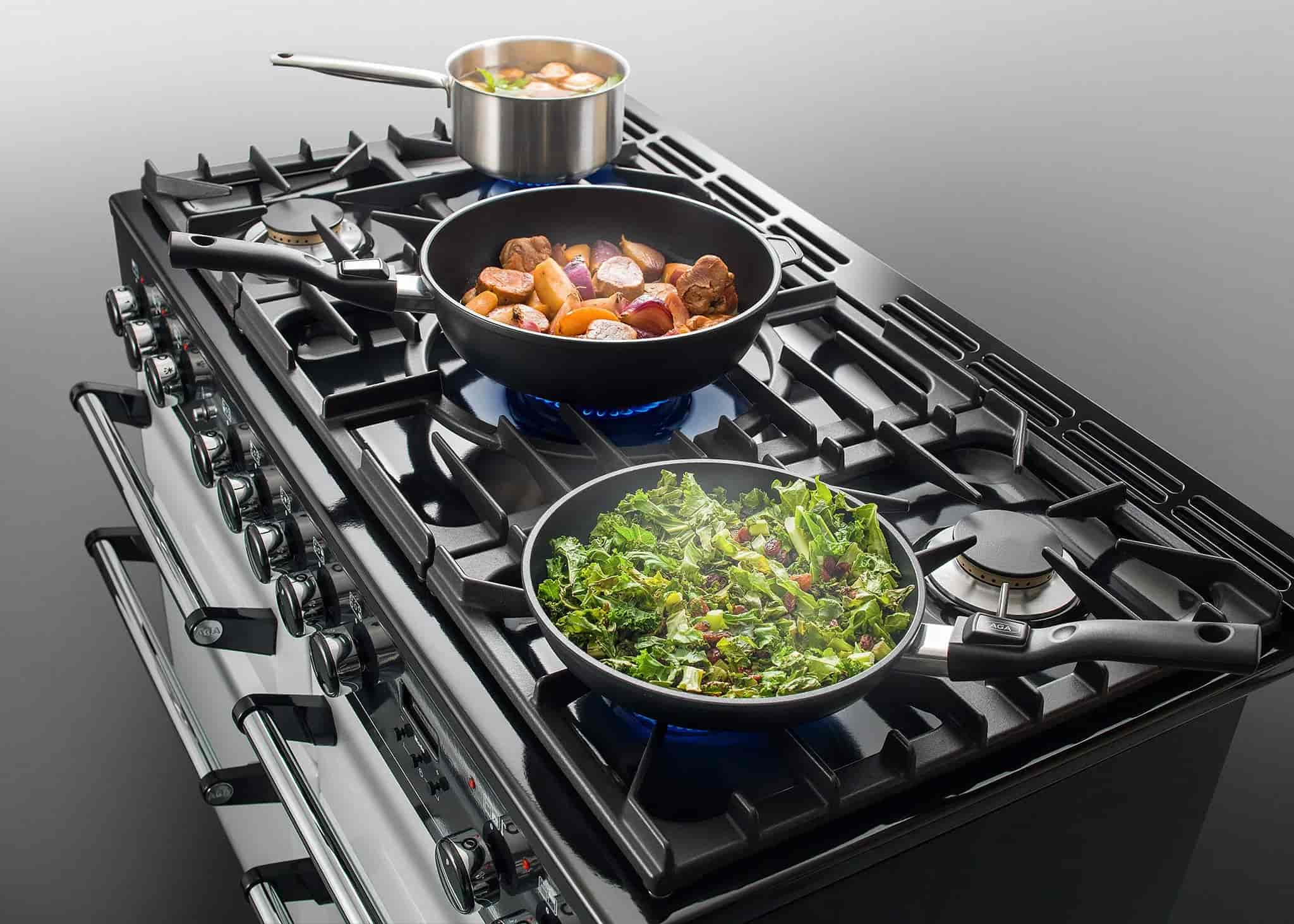 AGA Masterchef Deluxe Gasspis 90 cm, 3 ugnar, 5 brännare, ljusgrå