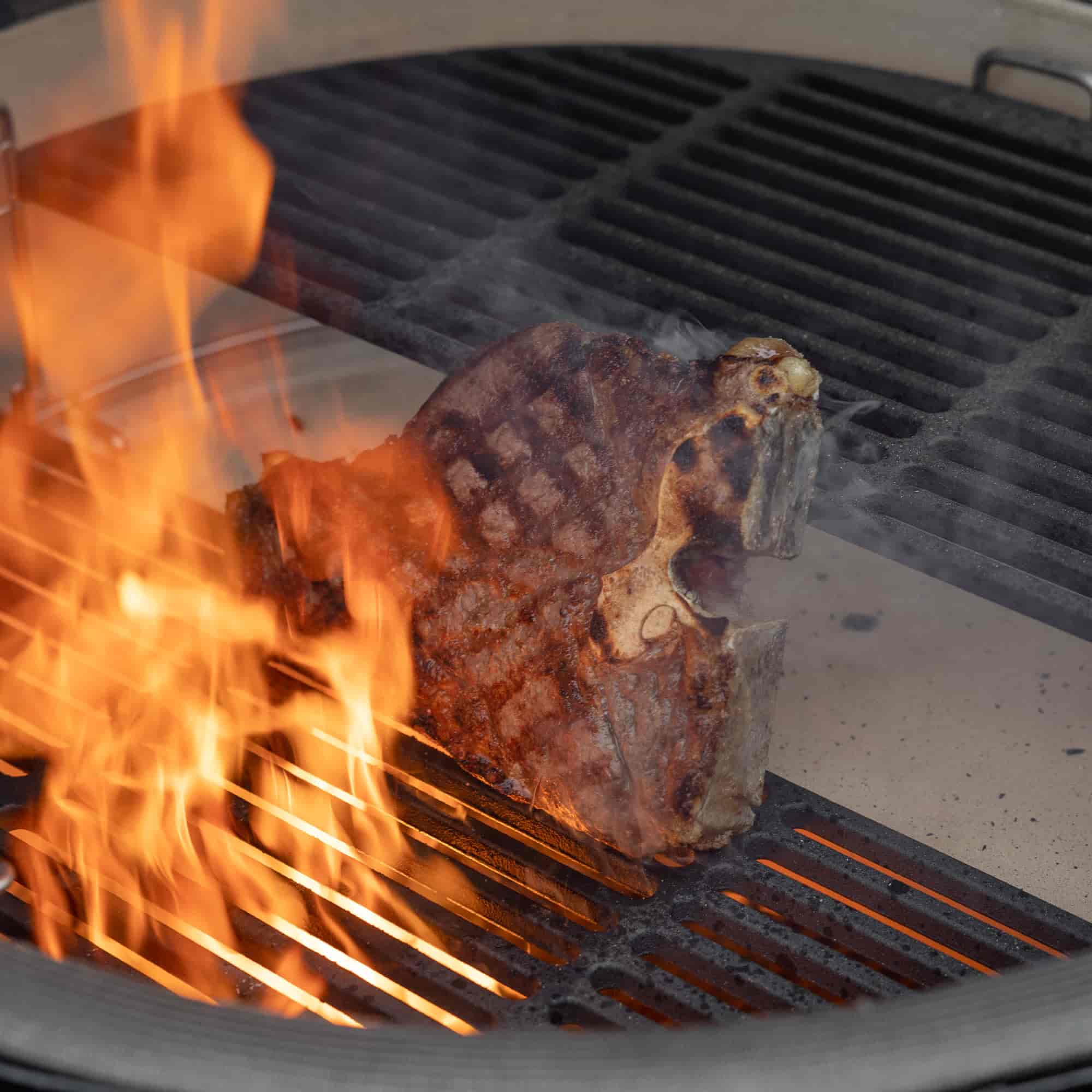 Kamado Sumo, Cast Iron Grid Moon Midi 21" Kamado Sumo, Cast Iron Grid Moon Midi 21"