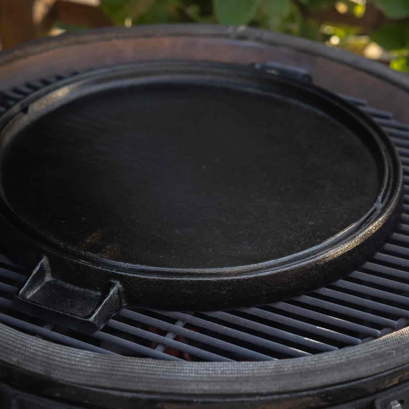Kamado Sumo, Cast Iron Reversible Round Plate 36 cm Kamado Sumo, Cast Iron Reversible Round Plate 36 cm
