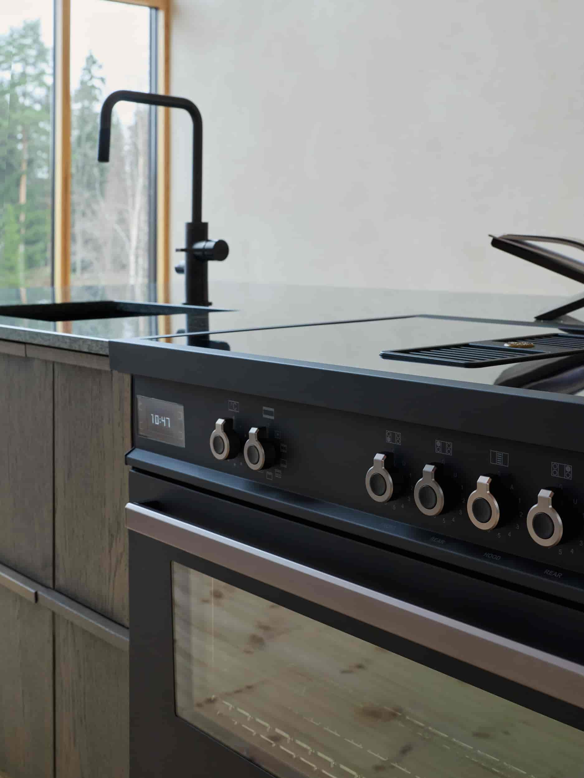 Bertazzoni, Fristående spis med integrerad fläkt, 90 cm bred, Carbonio (matt-svart) Bertazzoni, Fristående spis med integrerad fläkt, 90 cm bred, Carbonio (matt-svart)