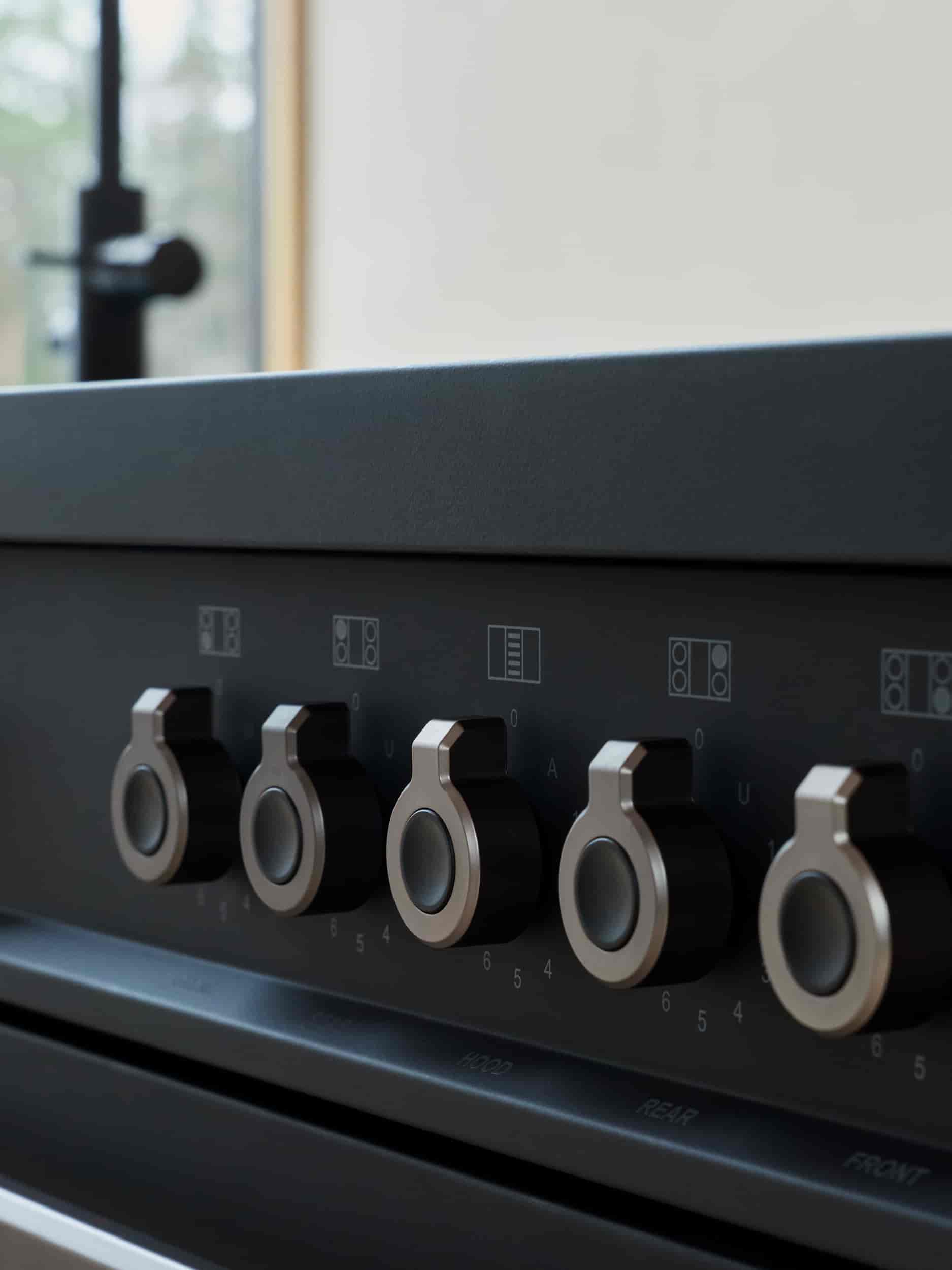 Bertazzoni, Fristående spis med integrerad fläkt, 90 cm bred, Carbonio (matt-svart) Bertazzoni, Fristående spis med integrerad fläkt, 90 cm bred, Carbonio (matt-svart)