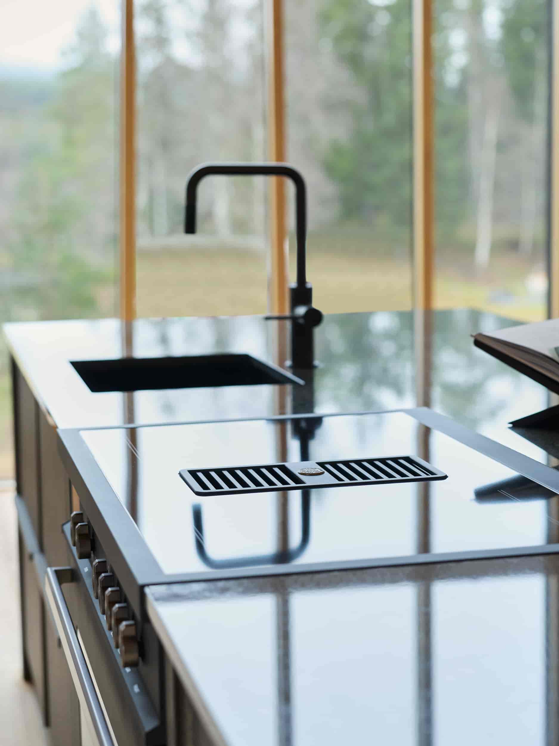 Bertazzoni, Fristående spis med integrerad fläkt, 90 cm bred, Carbonio (matt-svart) Bertazzoni, Fristående spis med integrerad fläkt, 90 cm bred, Carbonio (matt-svart)